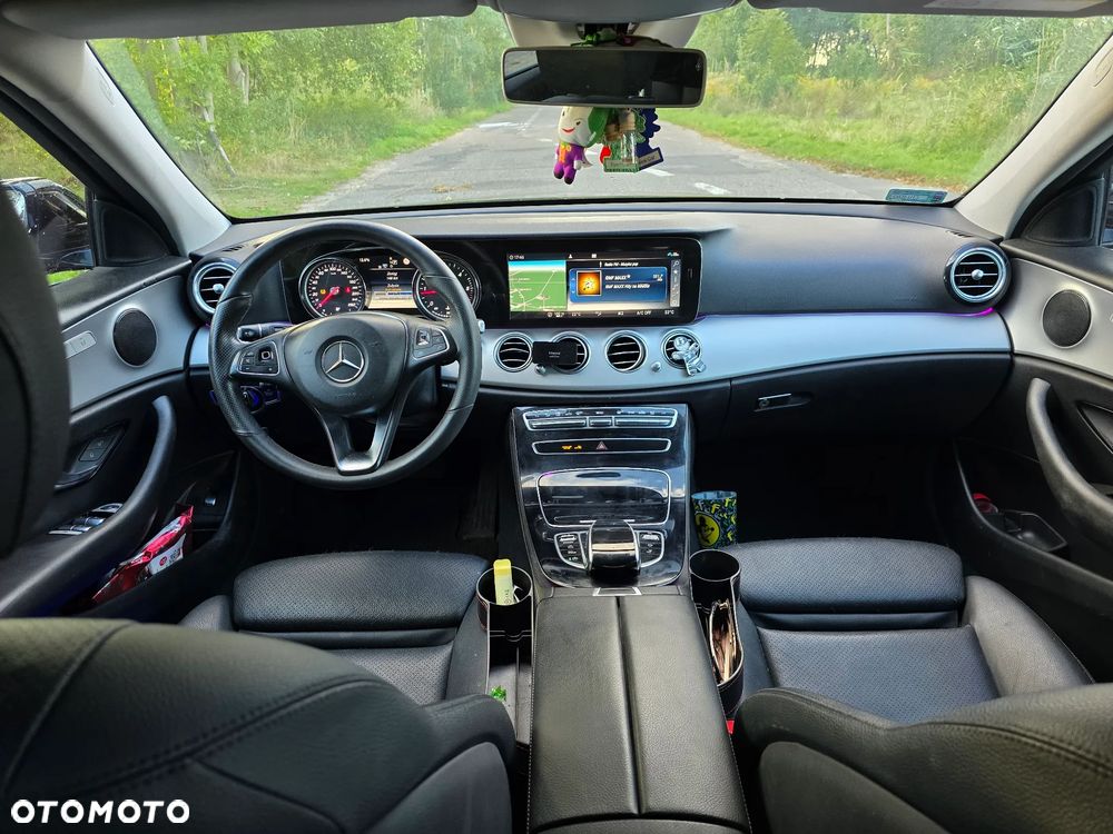 Mercedes-Benz Klasa E 200 d T 9G-TRONIC AMG Line - 6