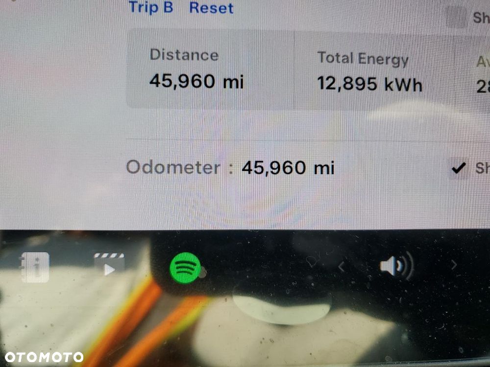 Tesla Model Y - 11