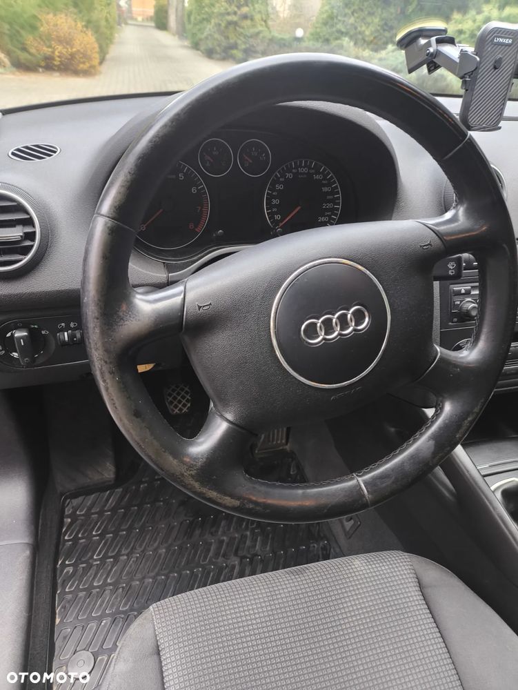 Audi A3 3-drzwiowe 1.6 Ambiente - 23