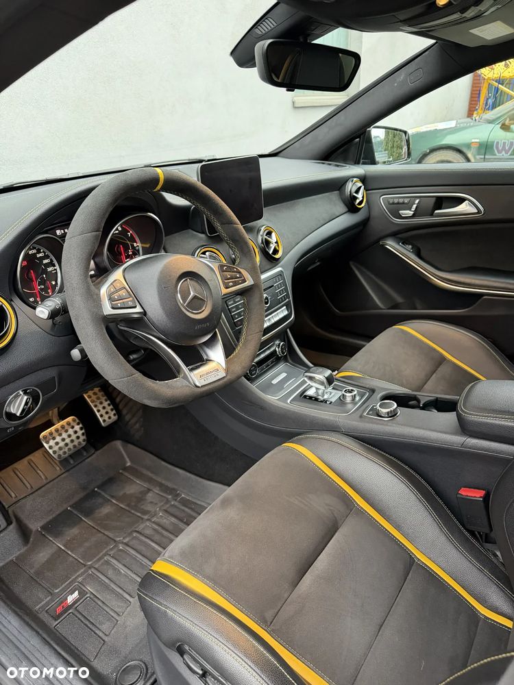 Mercedes-Benz CLA AMG 45 4Matic AMG Sp.sh 7G-DCT Yellow Night Edition - 26