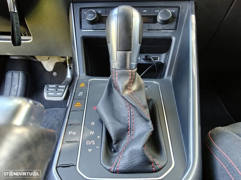 VW Polo 2.0 TSI GTI DSG - 49