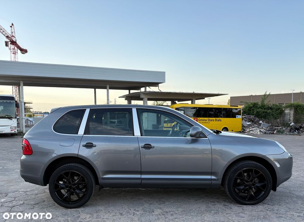 Porsche Cayenne - 5
