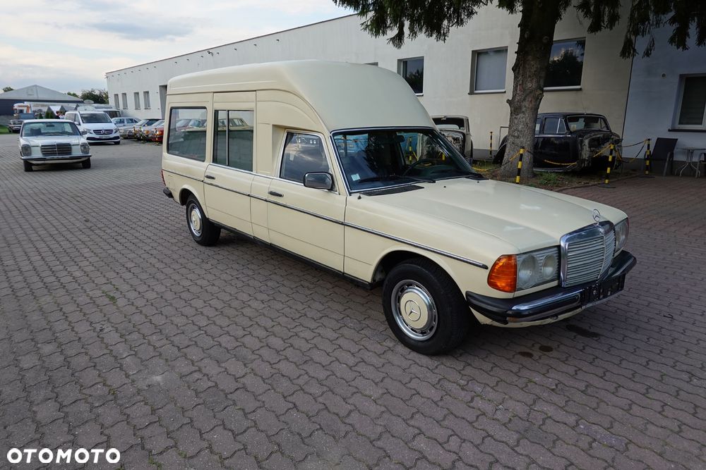 Mercedes-Benz W123 - 2