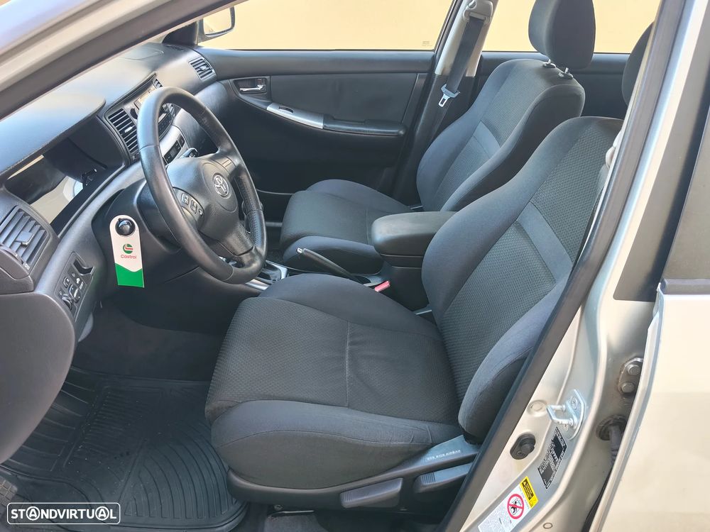 Toyota Corolla SW 1.4 D-4D Sol - 22