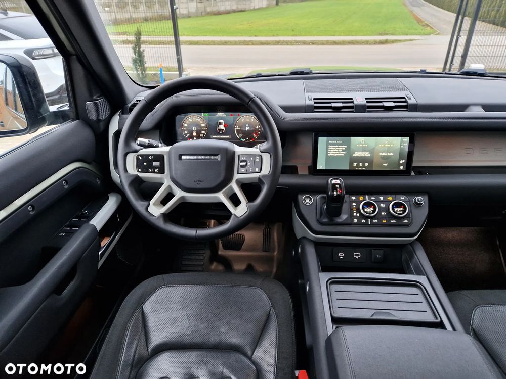 Land Rover Defender 2.0 D240 S - 11