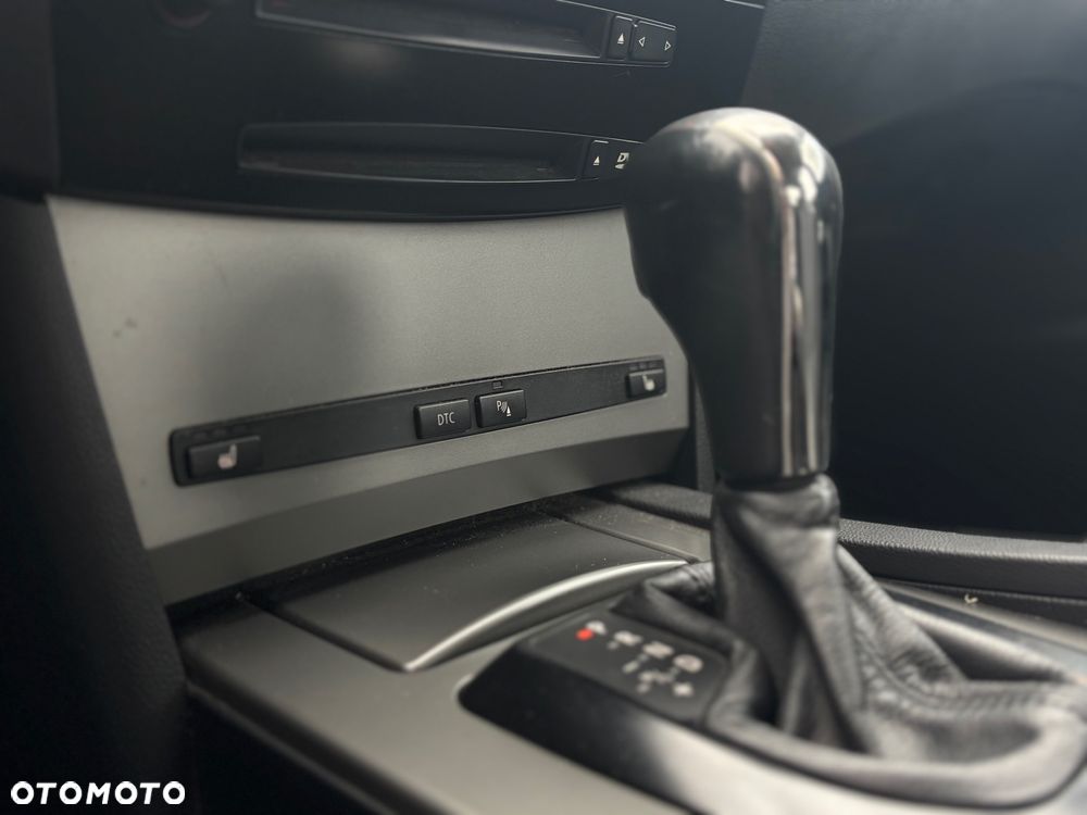 BMW Seria 5 525i - 11