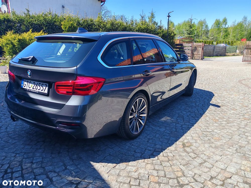 BMW Seria 3 330i xDrive Luxury Line - 5