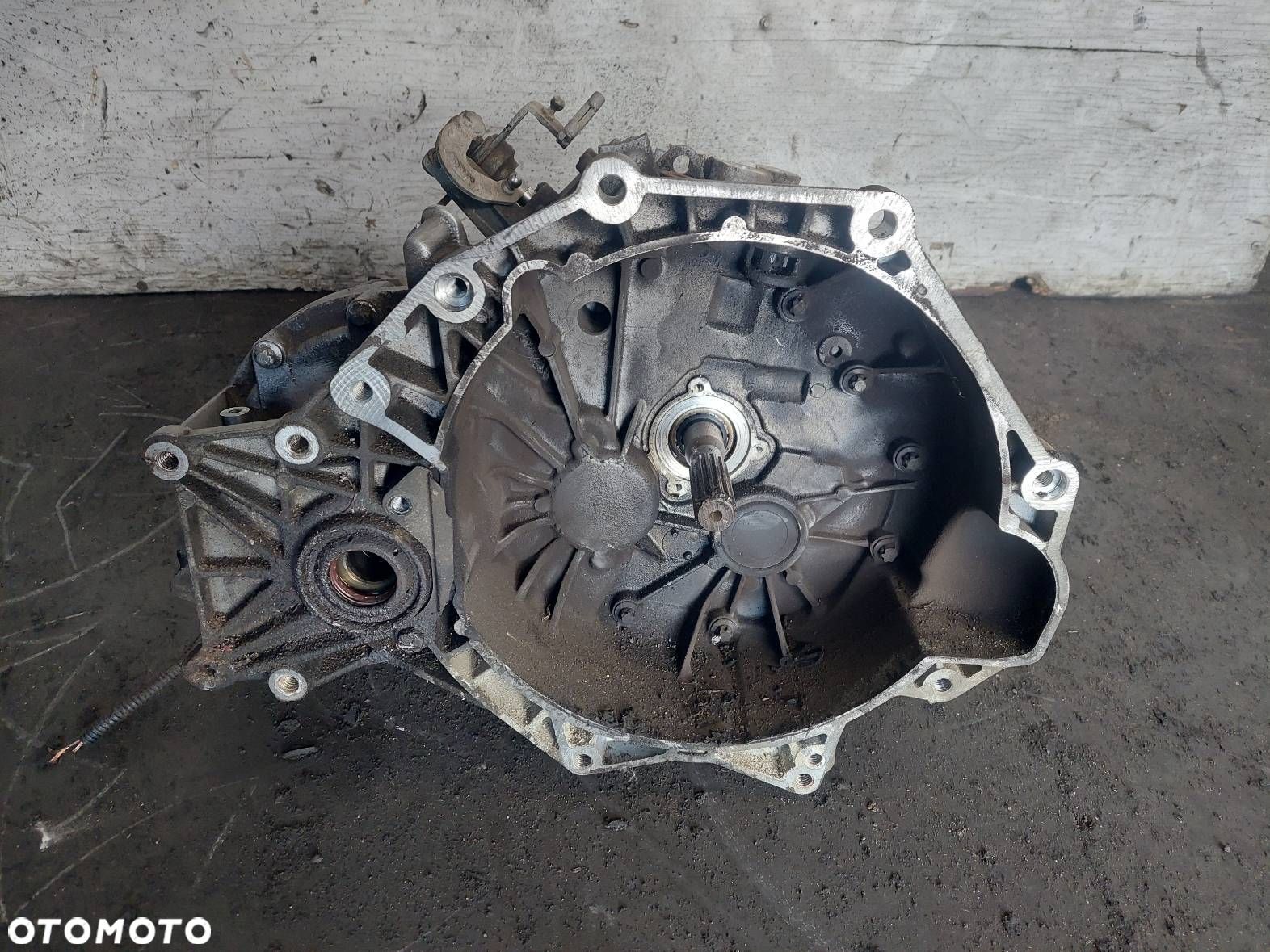 SKRZYNIA BIEGÓW OPEL VECTRA C 2.2 16V MANUAL 5 BIEGÓW F23 - 1