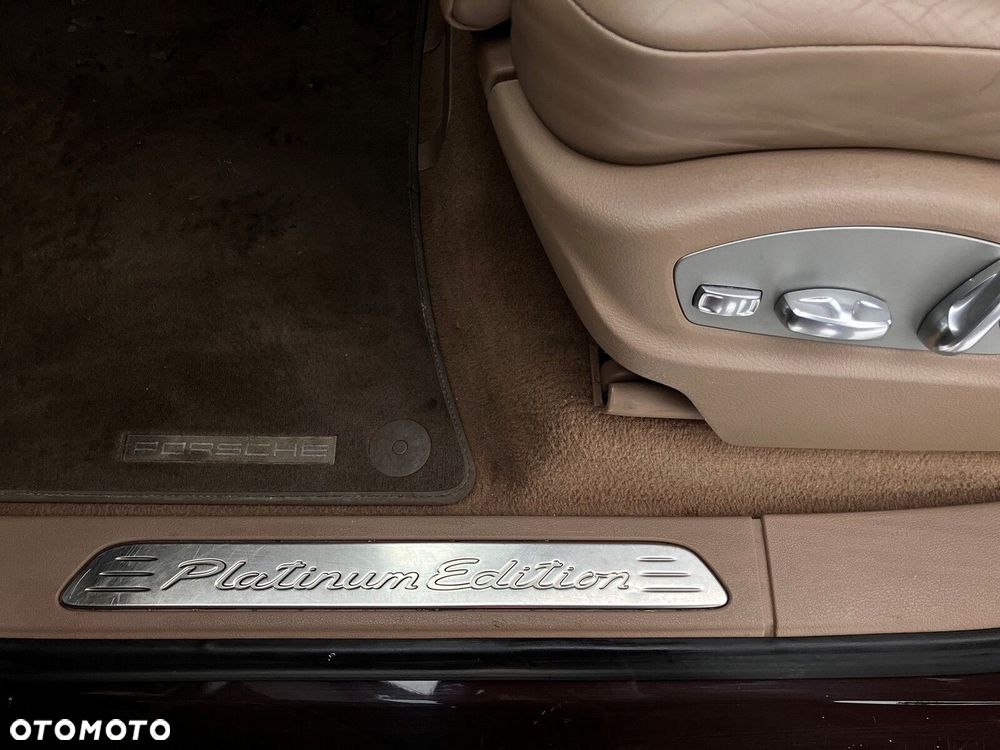 Porsche Cayenne - 25