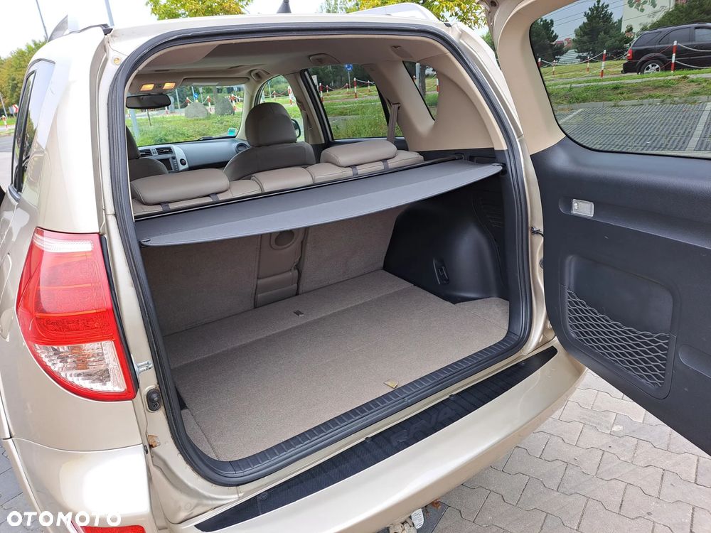 Toyota RAV4 - 38