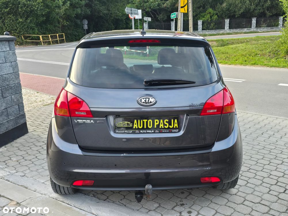 Kia Venga 1.6 CVVT Fifa World Cup Edition - 16