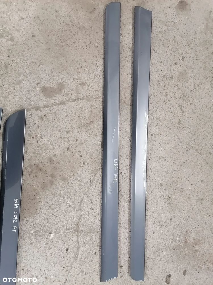 Listwa Dolna Drzwi LX7Z Lewa/Prawa Przód Audi A4 B7 - 5