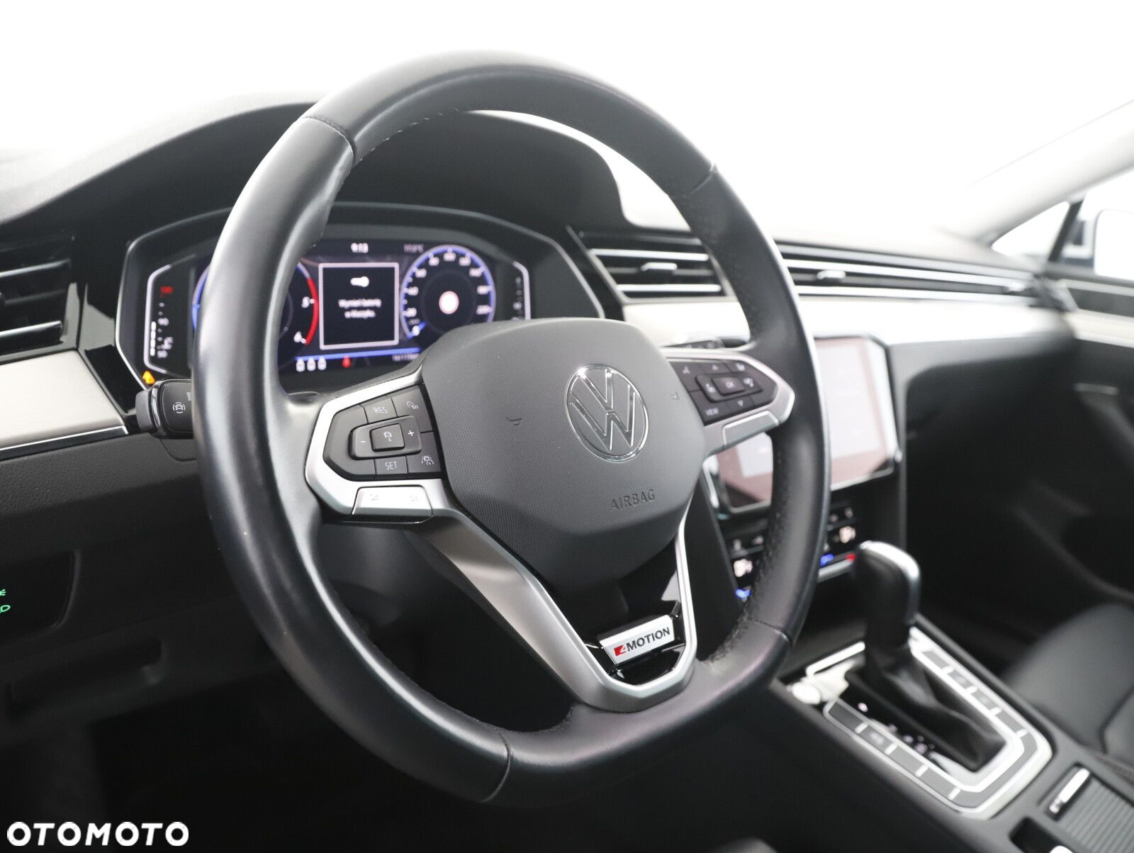 Volkswagen Passat - 22