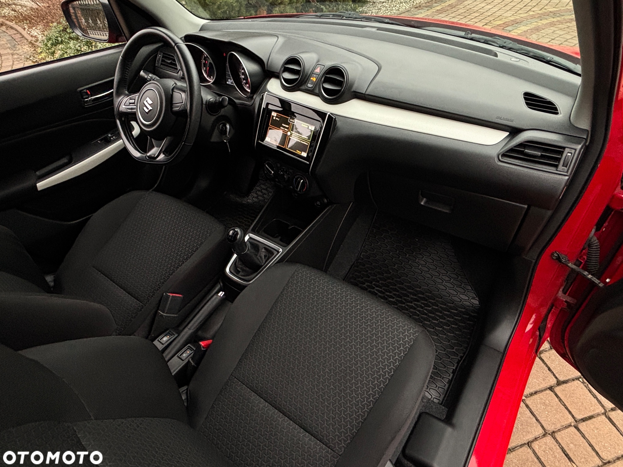 Suzuki Swift 1.2 Premium Plus - 10