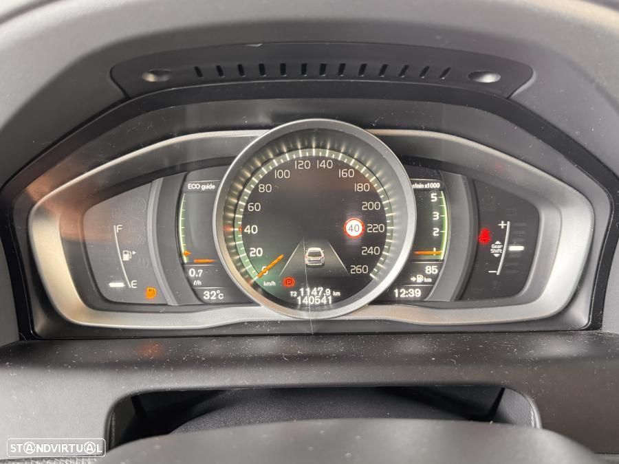 Volvo XC 60 2.0 D3 Momentum Plus - 14