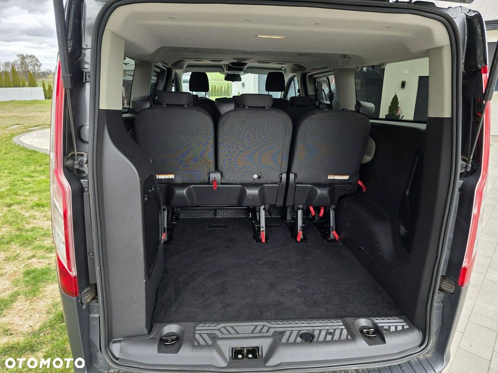 Ford Tourneo Custom - 25