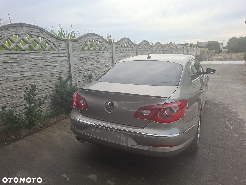 Volkswagen Passat CC - 16