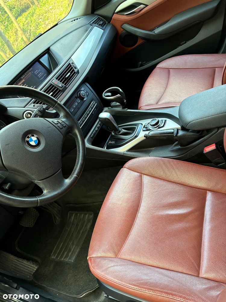 BMW X1 xDrive18d xLine - 13