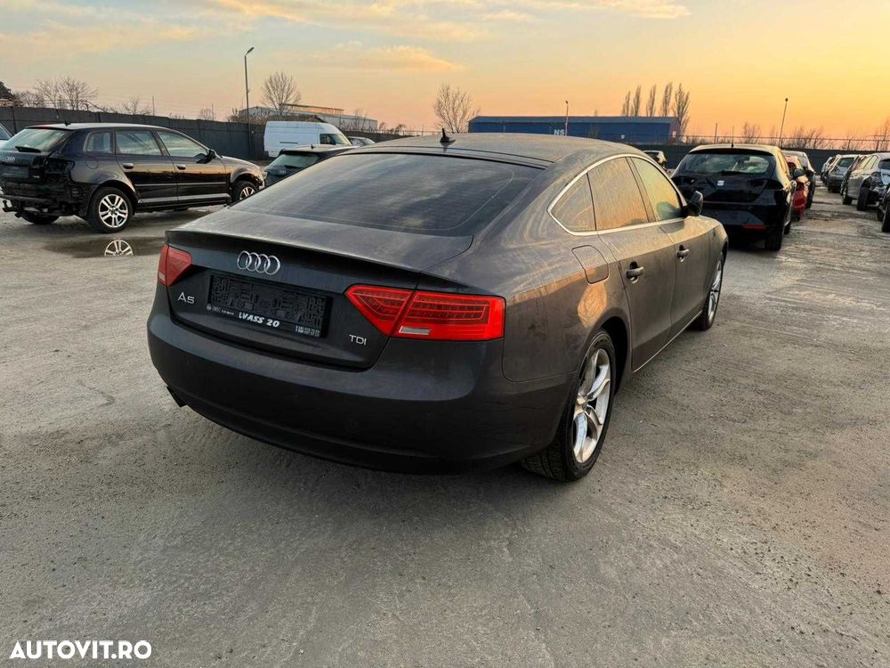 Dezmembrez audi a5 ,2013, 2.0 tdi 177 cp ,cod motor CGL - 4