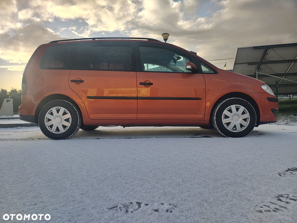 Volkswagen Touran 1.4 TSI DSG Trendline - 27