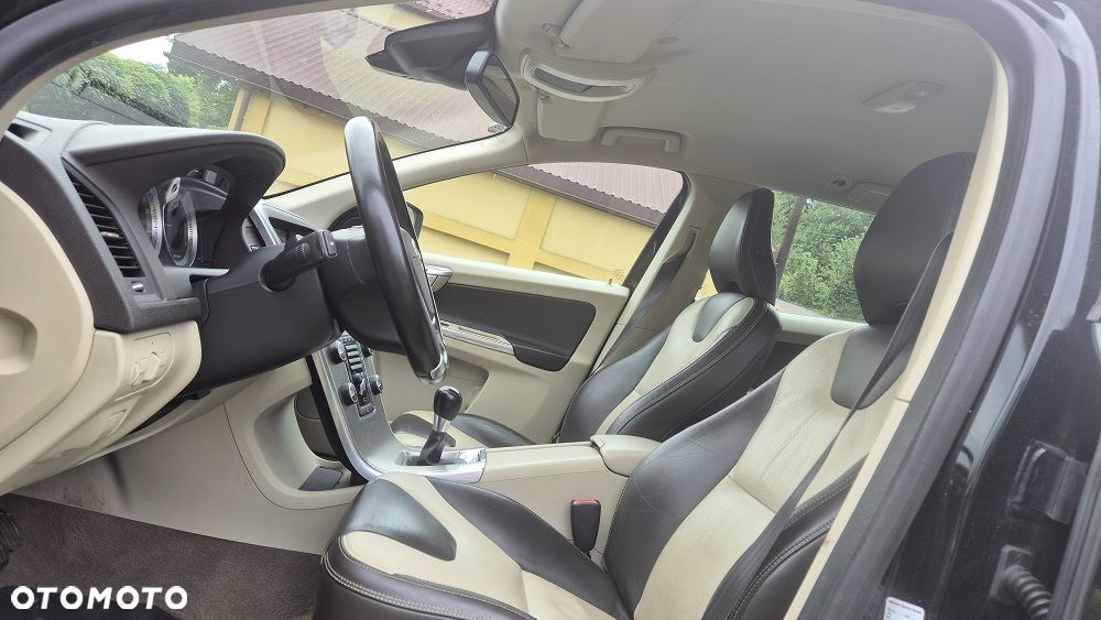 Volvo XC 60 D3 R-Design - 8