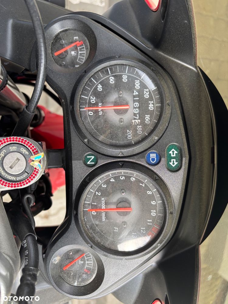 Honda CBR - 7