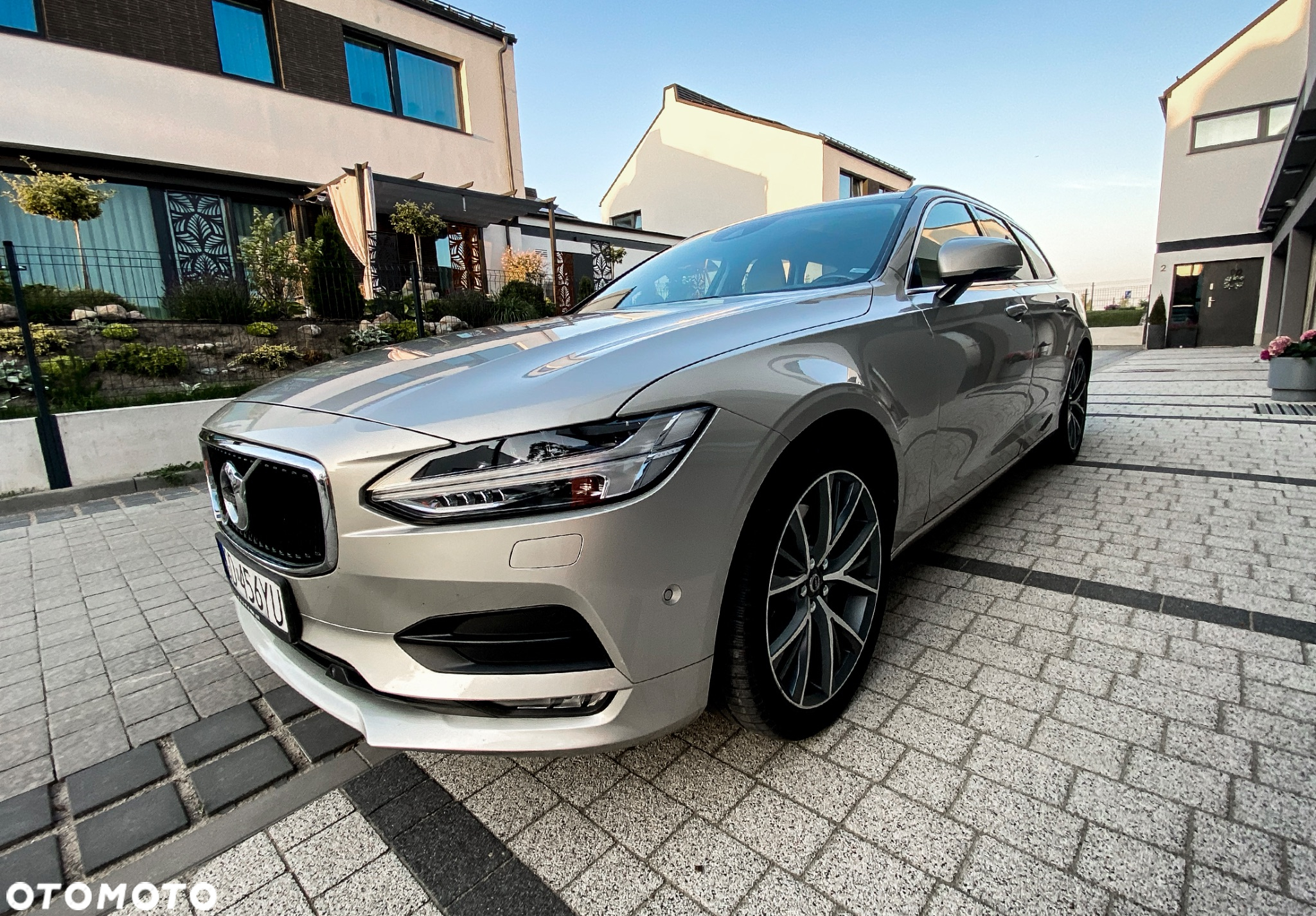 Volvo V90 D5 AWD Momentum - 6