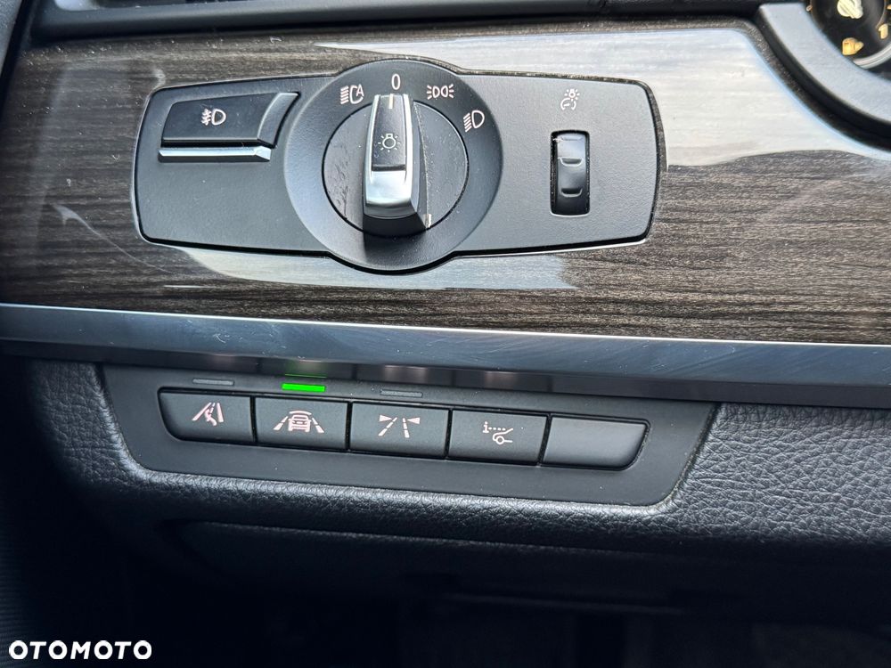 BMW Seria 7 750Li Edition Exclusive - 14