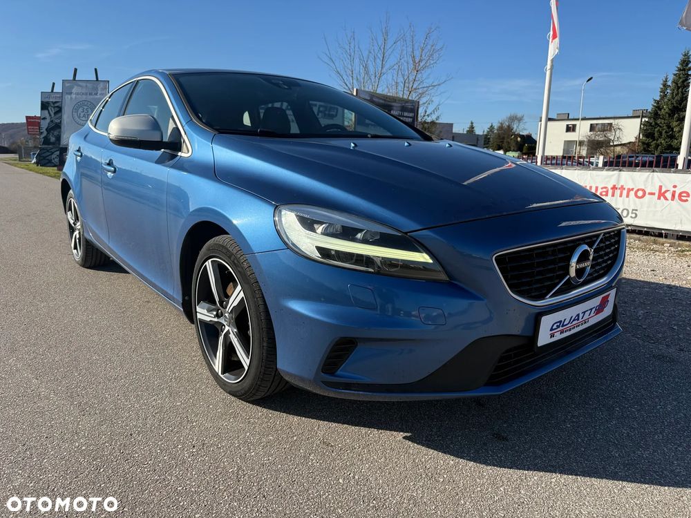 Volvo V40 D2 Drive-E R-Design Momentum - 1