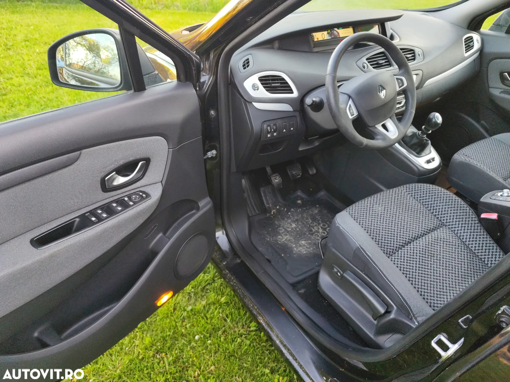 Renault Grand Scenic 1.6 dCi Energy Privilege - 5