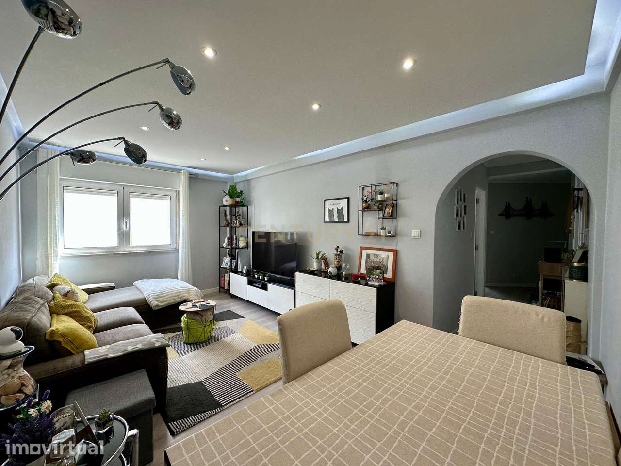 T2 Remodelado com garagem na Ramada - Grande imagem: 2/14