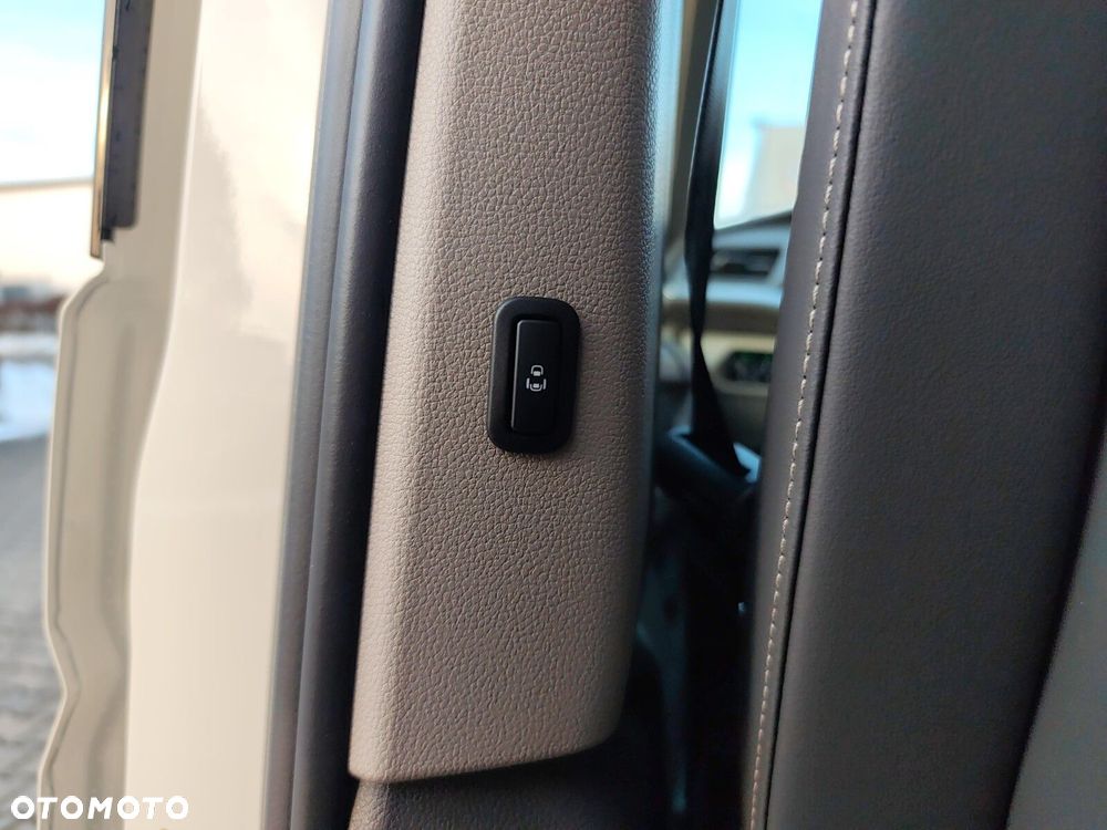 Volkswagen Multivan - 31