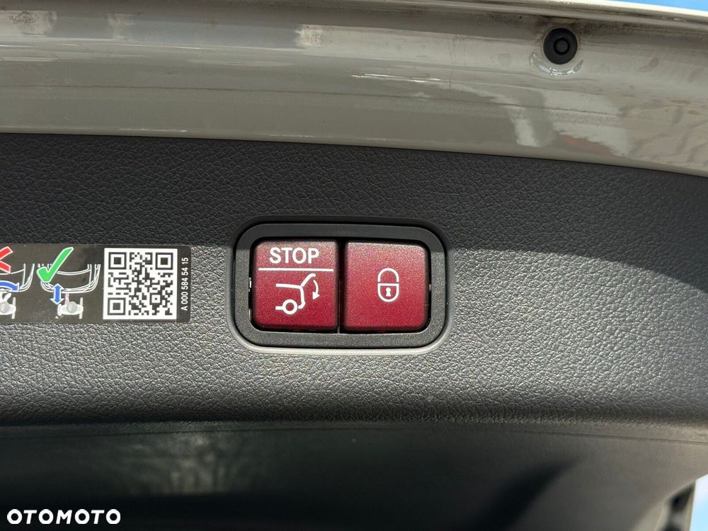 Mercedes-Benz GLC - 32