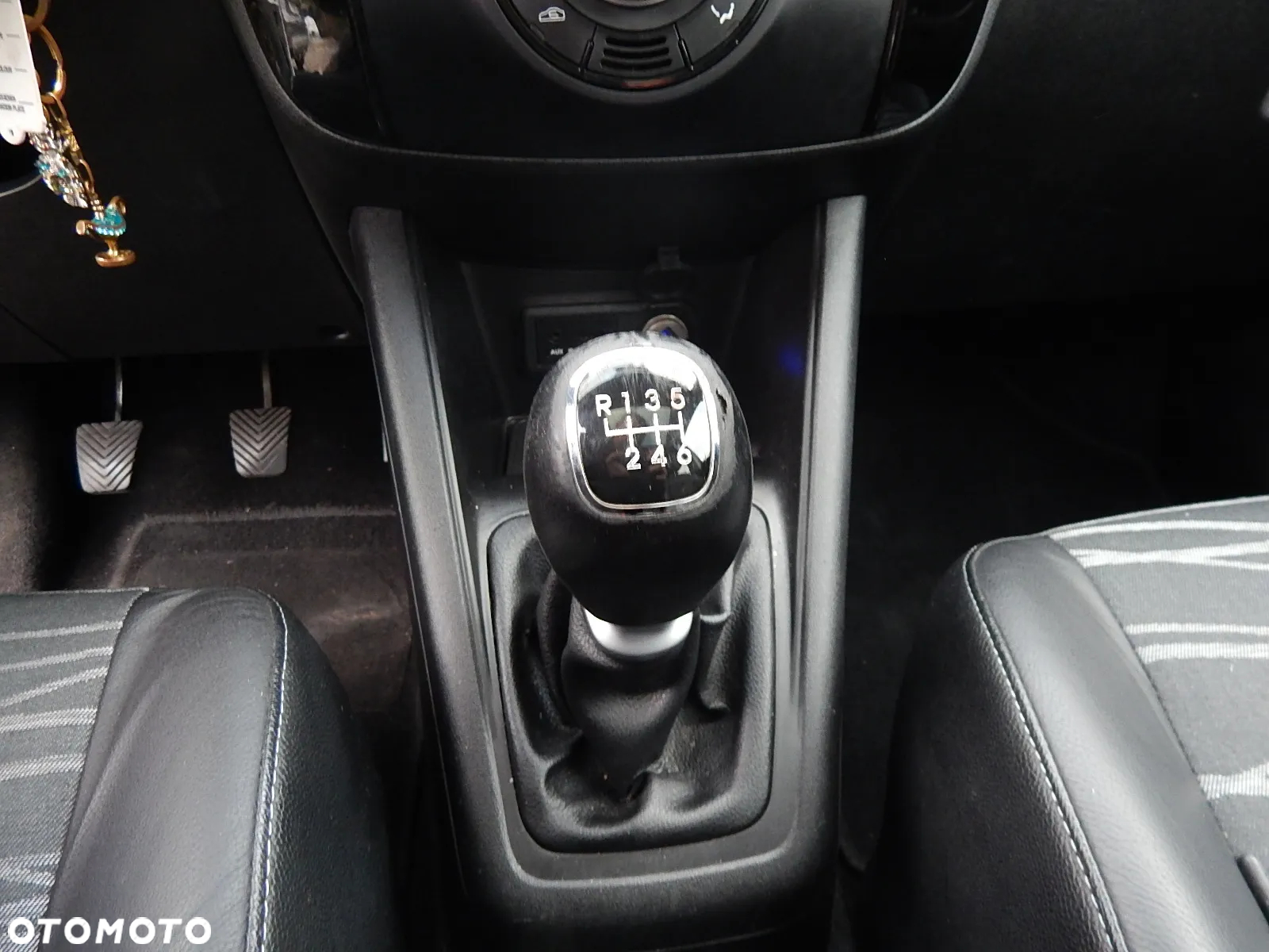 Kia Venga - 28