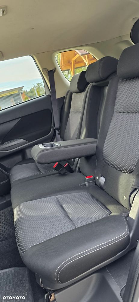 Mitsubishi Outlander 2.0 Instyle Navi 4WD CVT - 12