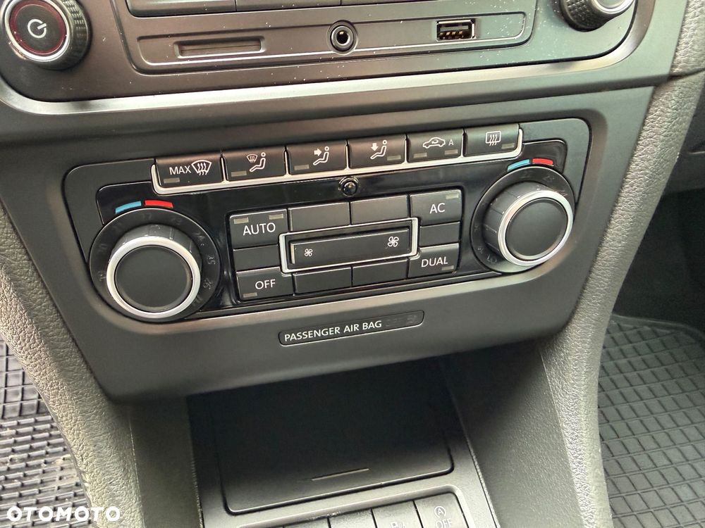 Volkswagen Golf - 22