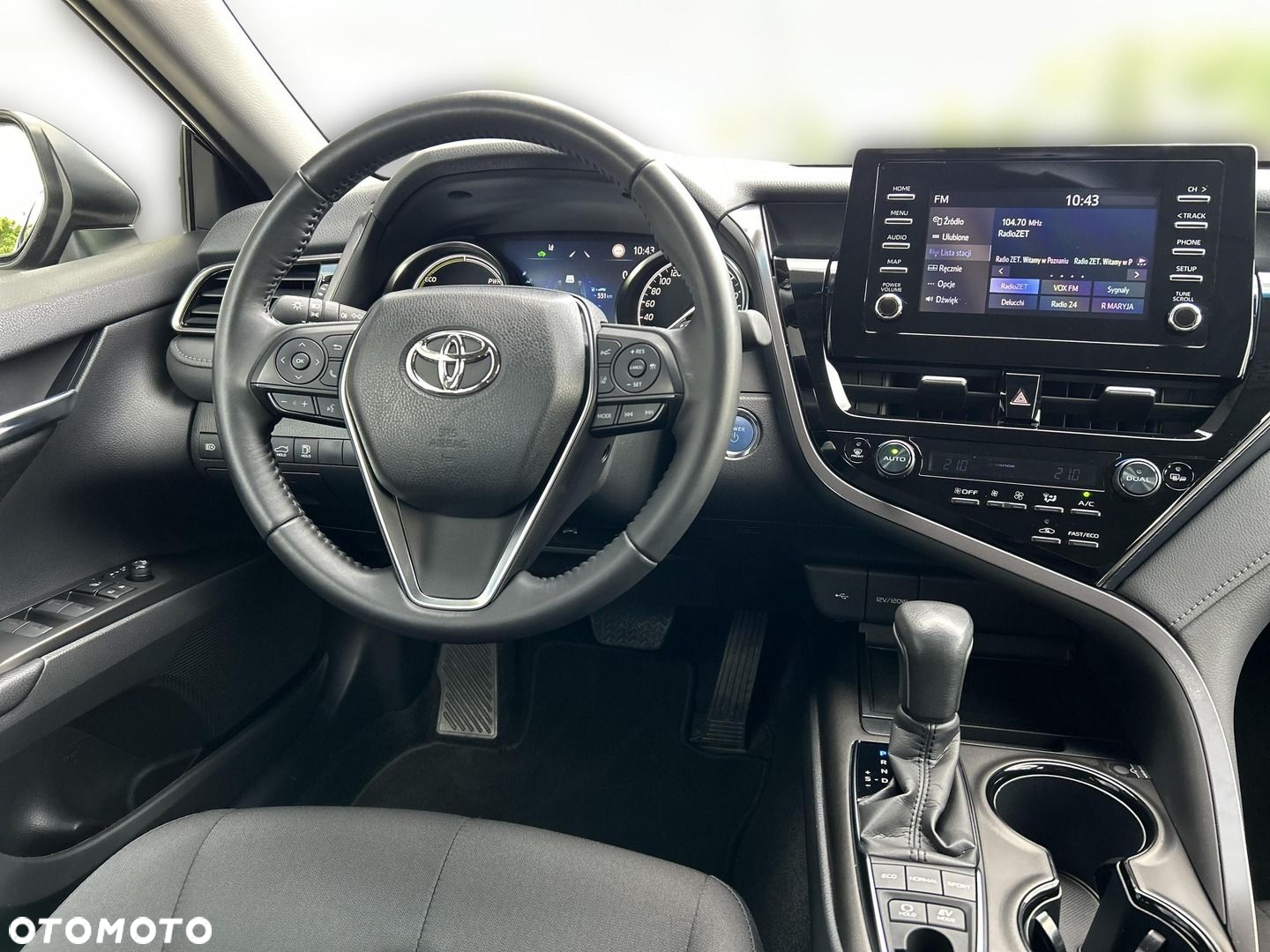 Toyota Camry - 12