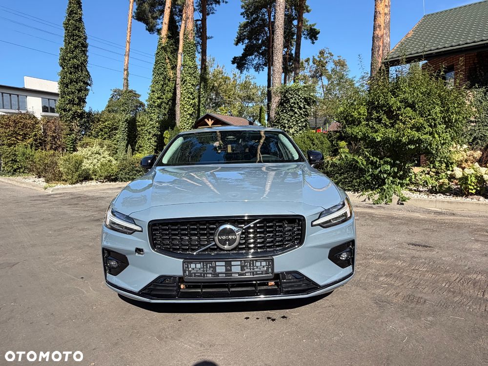 Volvo S60 B5 B AWD Plus Dark - 3