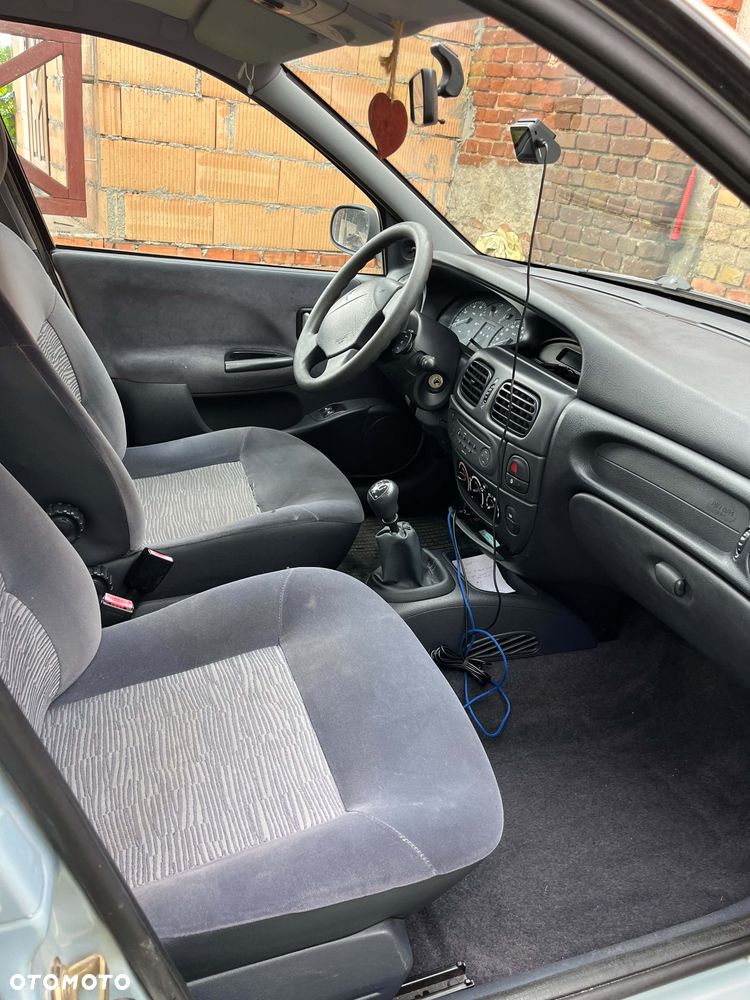 Renault Megane 1.4 16V Authentique - 10