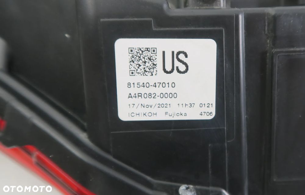 TOYOTA PRIUS 4 IV PRIME 2019 - 2022 lampa tył kierunkowskaz LED zderzak OE - 6