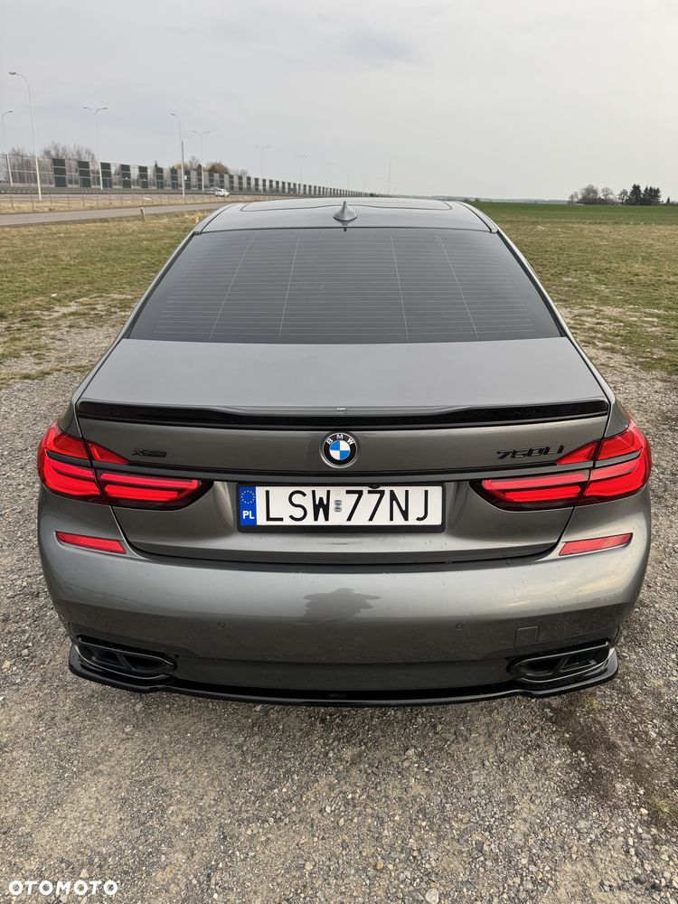 BMW Seria 7 750Li xDrive - 16