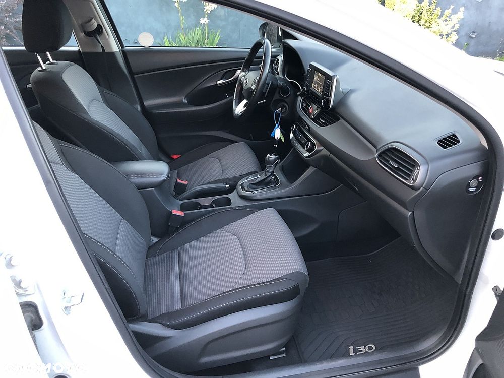 Hyundai i30 1.6 CRDi BlueDrive Comfort DCT - 27