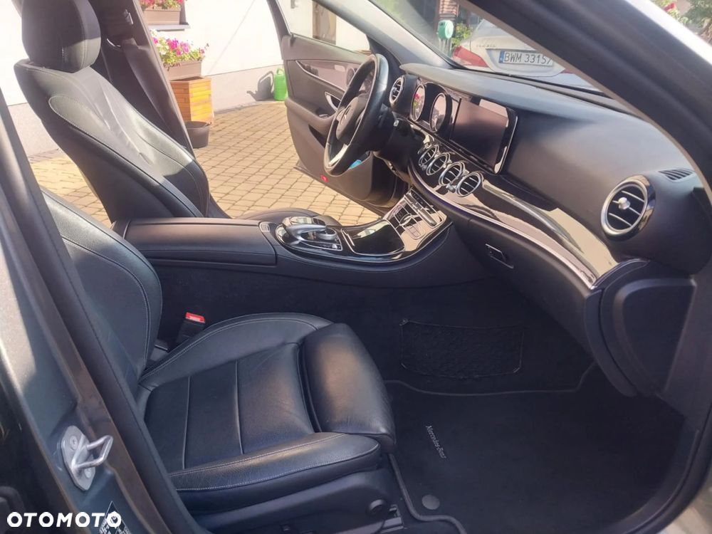 Mercedes-Benz Klasa E 220 d 9G-TRONIC - 11