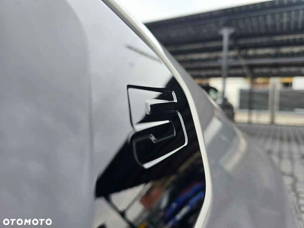 BMW Seria 5 520d xDrive - 23