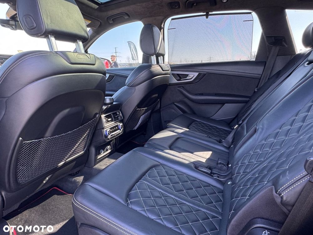 Audi SQ7 - 25