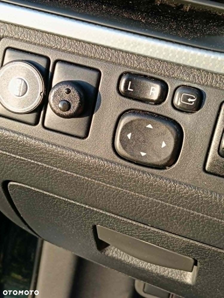 Toyota Avensis 2.0 Premium MS - 3