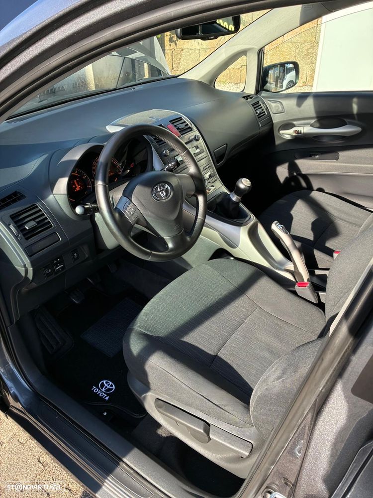 Toyota Auris 1.4 D-4D Comfort+VSC - 10