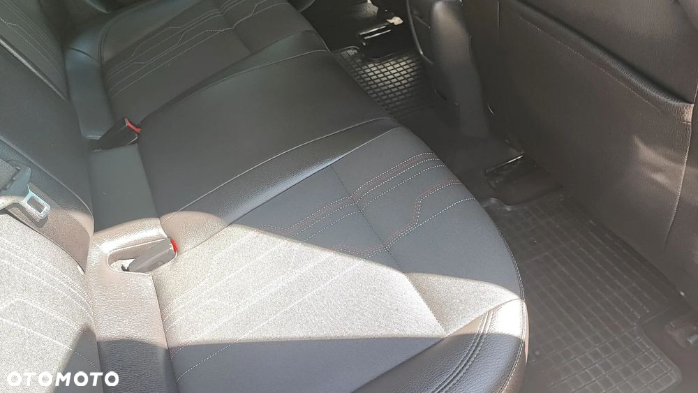 Opel Astra 1.4 Turbo 150 Jahre - 20