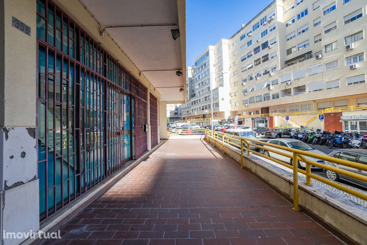 Loja em Benfica - Grande imagem: 4/14