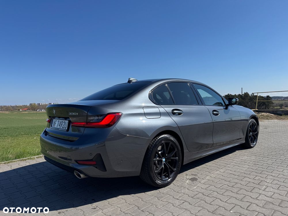 BMW Seria 3 330i Sport Line - 7